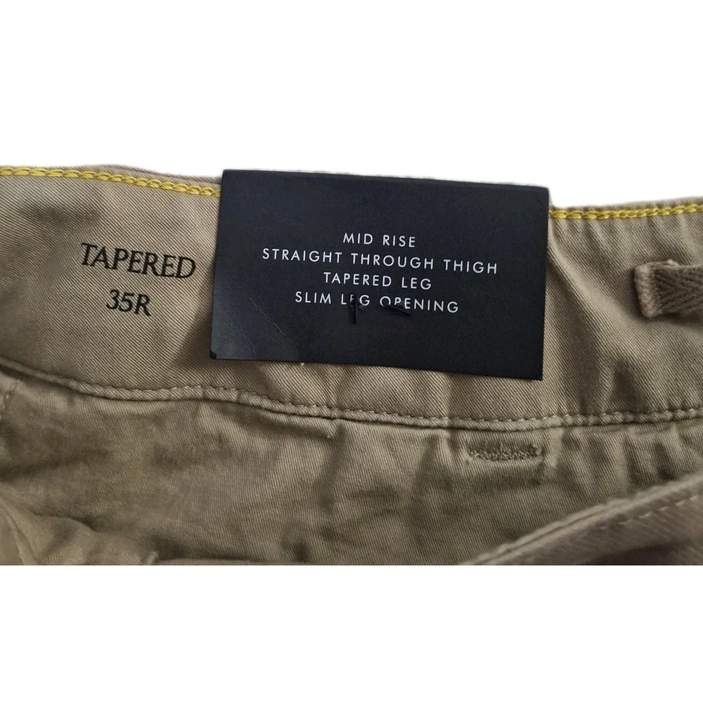 Banana Republic Traveler Cargo Pants Mens‎ 35x30 Beige Athletic Tapered Fit NWT
